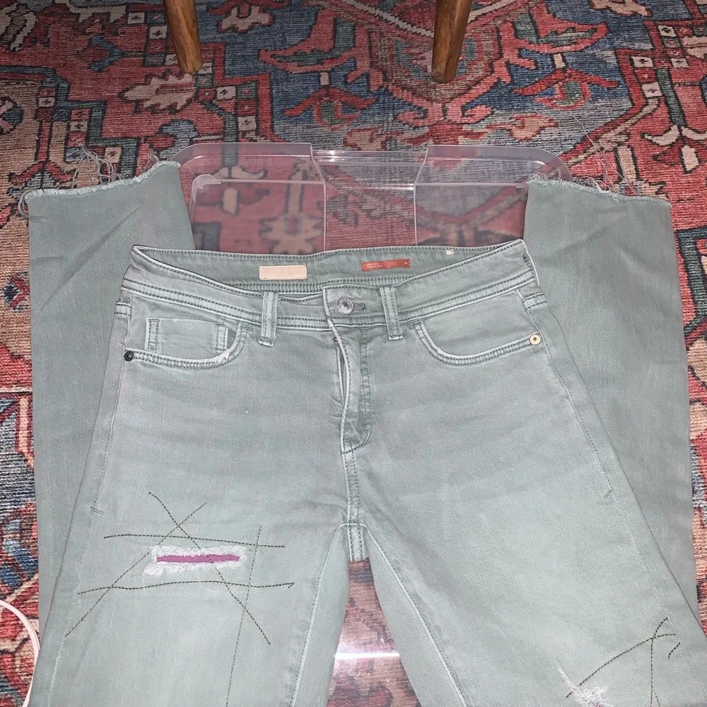 Pilcro, Anthropologie Green Straight Leg Jeans with Distressed Style - Picture 2 of 11